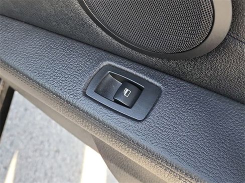 Used 2009 BMW Z4 sDrive30i image 18