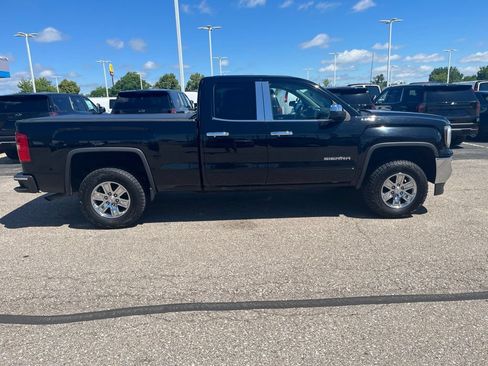 Used 2017 GMC Sierra 1500 SLE w/ SLE Value Package AWD/4WD image 11
