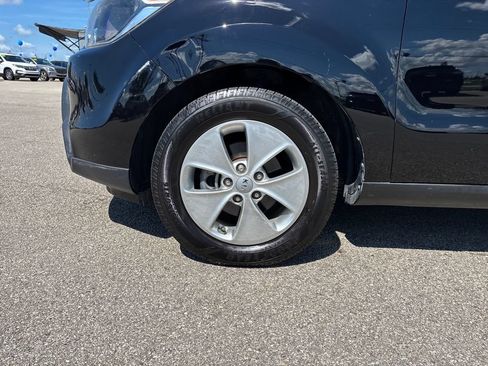Used 2014 Kia Soul FWD image 23