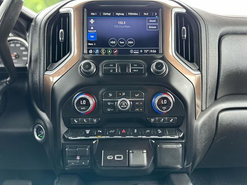 Used 2022 Chevrolet Silverado 2500 High Country AWD/4WD image 12