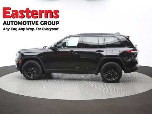 Used 2025 Jeep Grand Cherokee Altitude AWD/4WD image 61