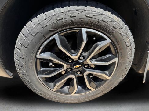 Used 2021 Chevrolet TrailBlazer ACTIV w/ Technology Package FWD image 3