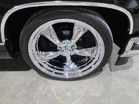 Used 1990 Chevrolet Silverado 1500 2WD Regular Cab image 24