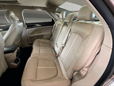 Used 2018 Lincoln MKZ Reserve w/ Climate Package FWD image 21