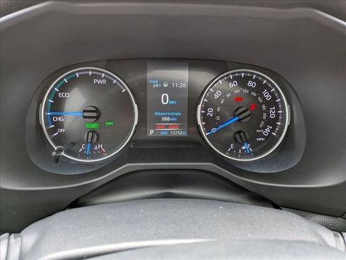 Used 2022 Toyota RAV4 XLE Premium image 11