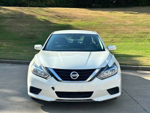 Used 2017 Nissan Altima 2.5 S w/ Power Driver Seat Package FWD image 5
