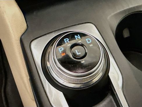 Used 2020 Ford Escape SE FWD image 17