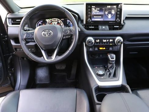 Used 2020 Toyota RAV4 XSE w/ XSE Grade Weather Package AWD/4WD image 18