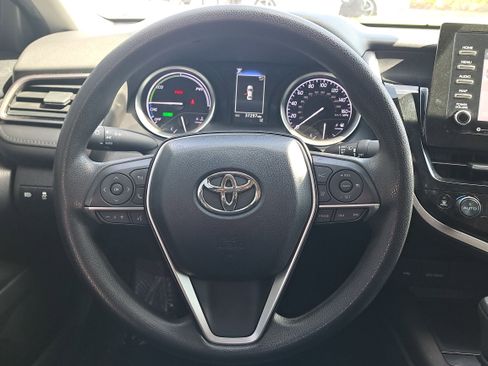 Used 2022 Toyota Camry LE image 17