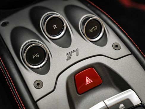 Used 2014 Ferrari 458 Italia Coupe RWD image 75