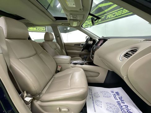 Used 2018 Nissan Pathfinder Platinum w/ Cargo Package image 31
