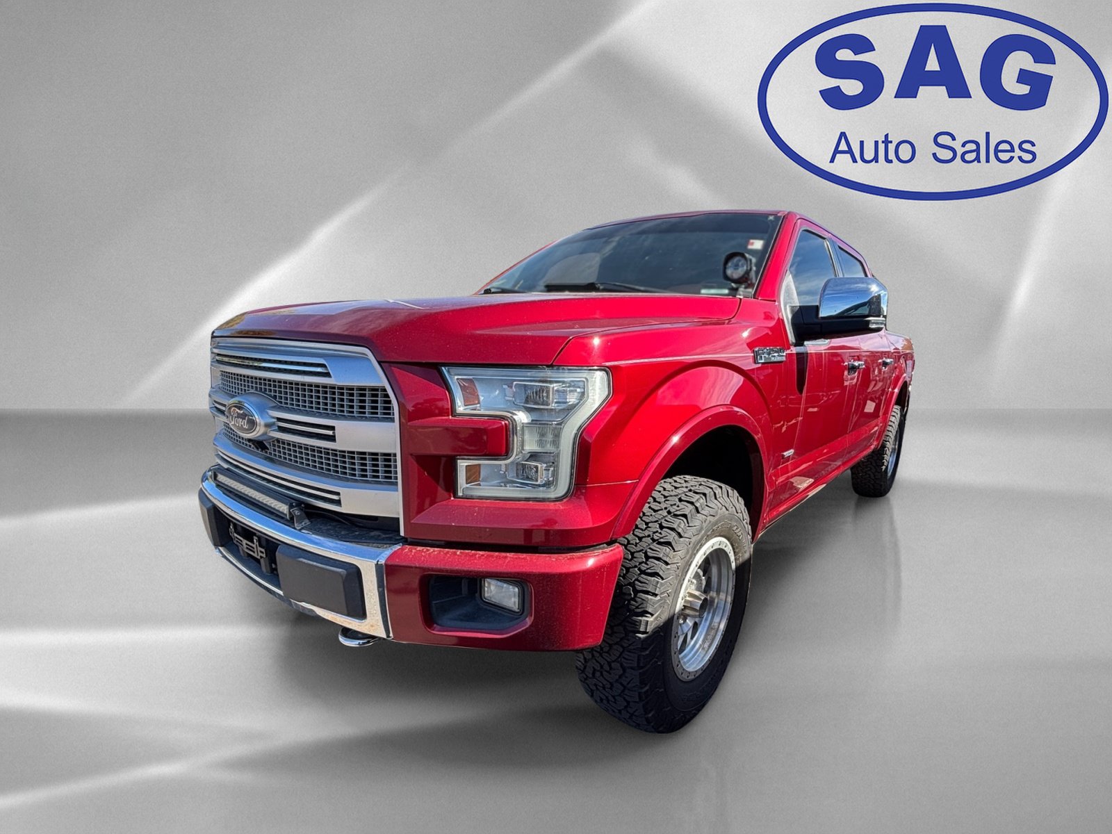 Used 2015 Ford F150 Platinum w/ Equipment Group 701A Luxury AWD/4WD image 5