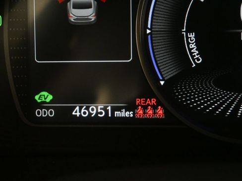 Used 2020 Lexus ES 300h w/ Accessory Package FWD image 9