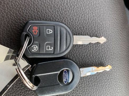 Used 2015 Ford F250 Lariat w/ Lariat Interior Package image 23