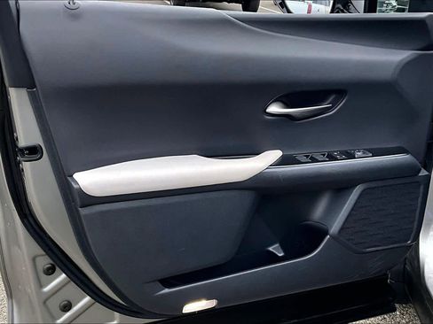 Used 2019 Lexus UX 250h w/ Premium Package image 21