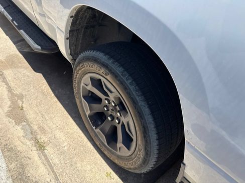 Used 2026 RAM 1500 Express AWD/4WD image 10