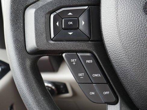Used 2016 Ford F150 XLT AWD/4WD image 29