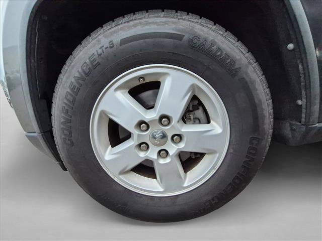 Used 2012 Jeep Grand Cherokee Laredo w/ Laredo E Group AWD/4WD image 9
