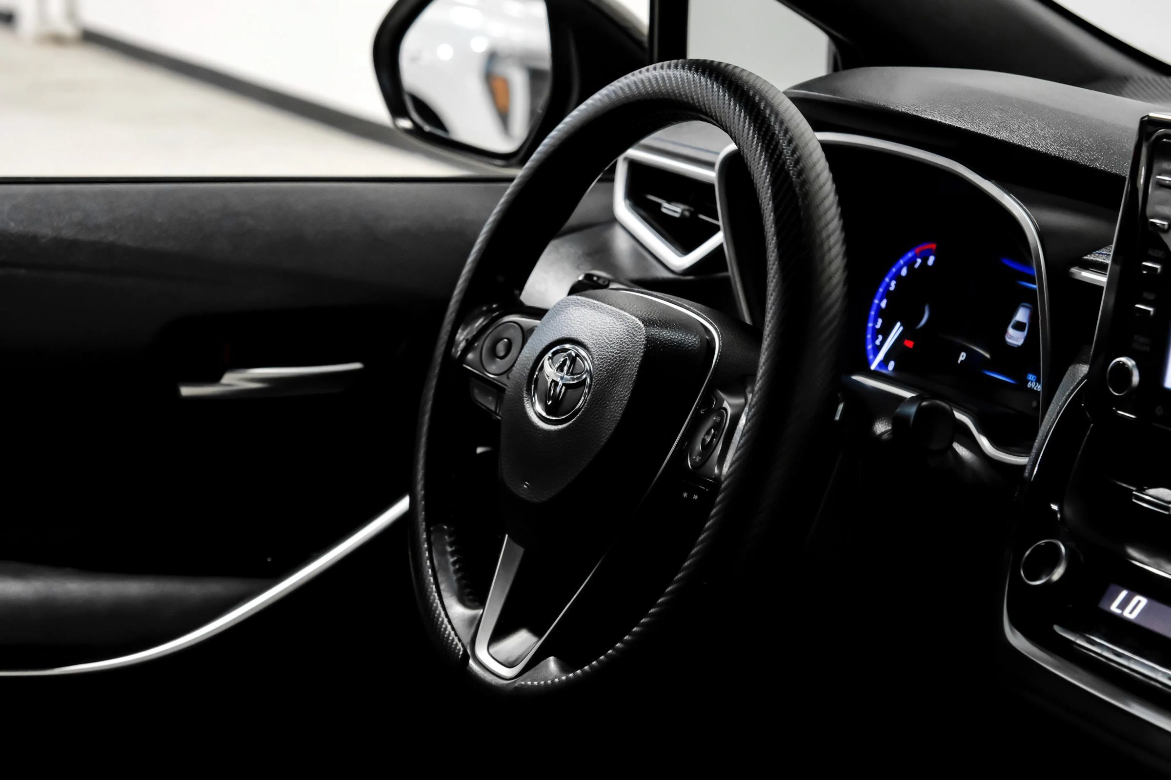 Used 2020 Toyota Corolla XSE FWD image 18