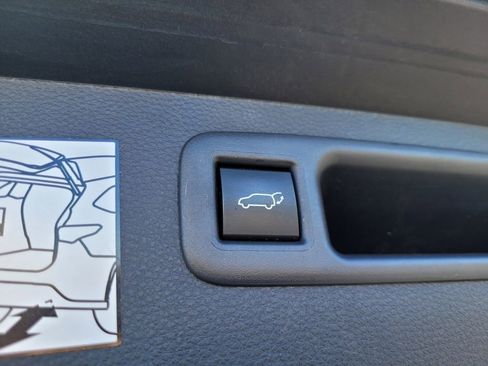 Certified 2024 Toyota Highlander XLE image 13