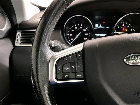 Used 2018 Land Rover Discovery Sport HSE image 18