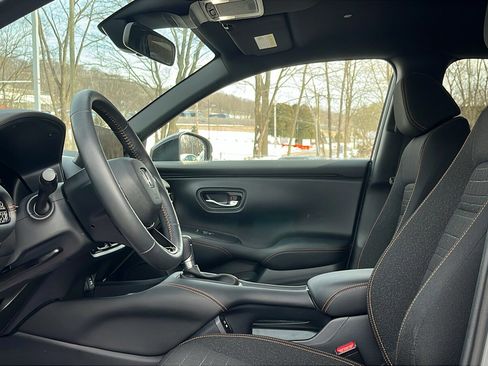 Used 2024 Honda HR-V Sport image 12