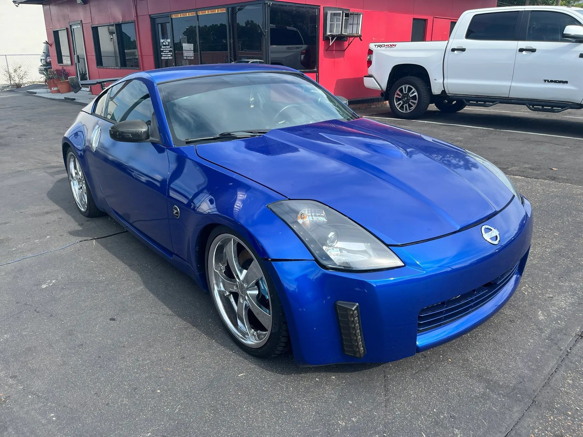 Used 2005 Nissan 350Z Touring RWD image 3