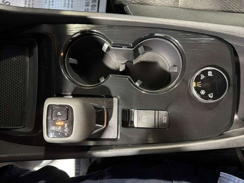 Used 2025 Nissan Rogue SV image 27