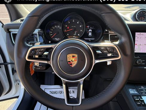 Used 2017 Porsche Macan AWD/4WD image 24