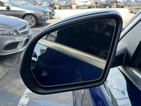 Used 2018 Mercedes-Benz GLC 300 4MATIC image 11