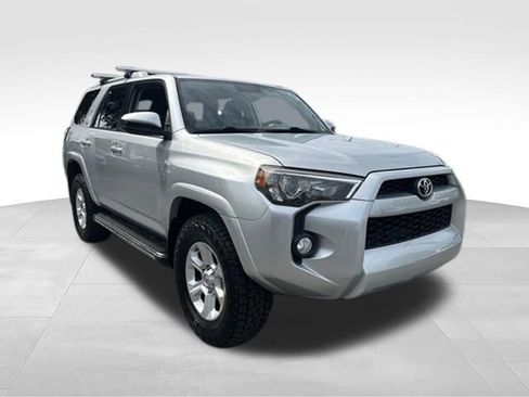 Used 2015 Toyota 4Runner SR5 AWD/4WD image 8