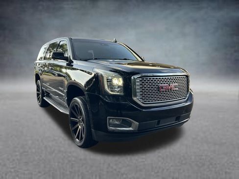 Used 2017 GMC Yukon Denali RWD image 2