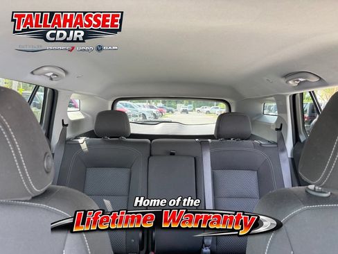 Used 2024 GMC Terrain SLE AWD/4WD image 31
