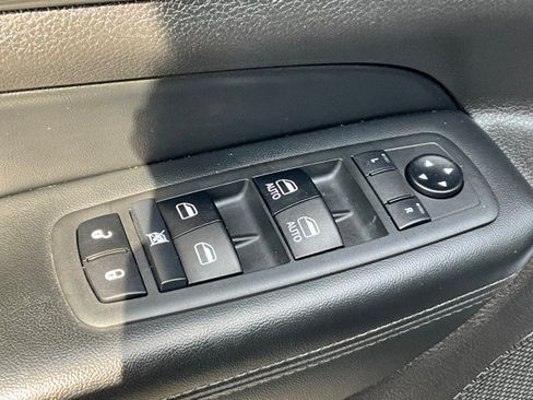 Used 2019 Jeep Grand Cherokee Altitude AWD/4WD image 30