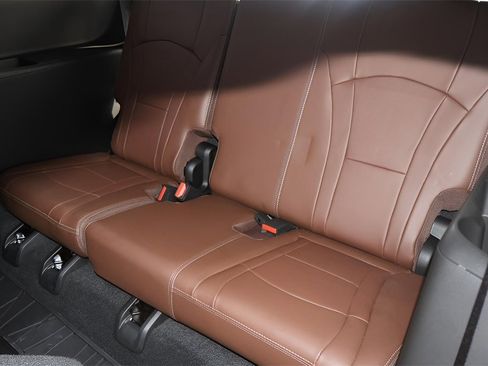 Used 2018 Buick Enclave Avenir w/ Avenir Technology Package image 17