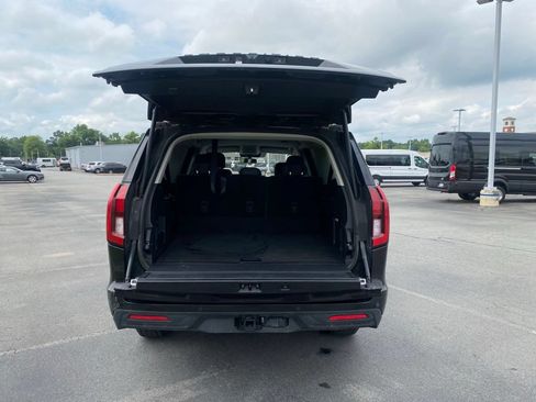 Used 2025 Ford Expedition Max Active AWD/4WD image 9