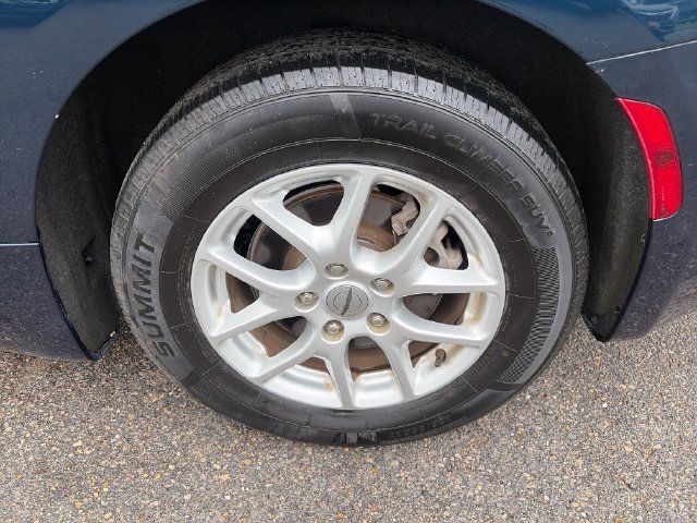 Used 2024 Chrysler Pacifica Touring-L FWD image 15