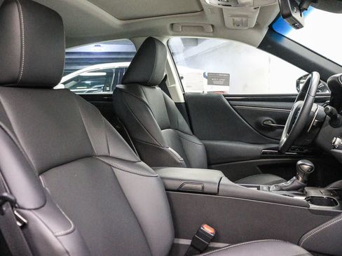 Used 2025 Lexus ES 350 w/ Accessory Package (Z1) FWD image 17