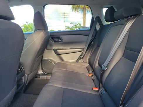 Used 2024 Nissan Rogue S FWD image 14