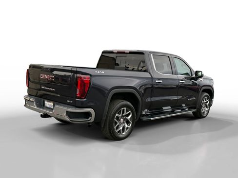 Used 2022 GMC Sierra 1500 SLT w/ SLT Premium Plus Package image 5