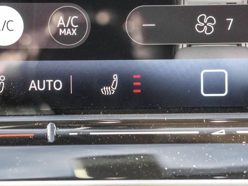 New 2026 Volkswagen Tiguan SE AWD/4WD image 31