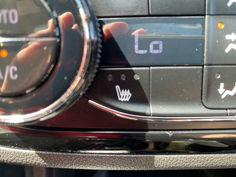 Used 2025 Buick Envista Sport Touring w/ Experience Buick Package FWD image 11