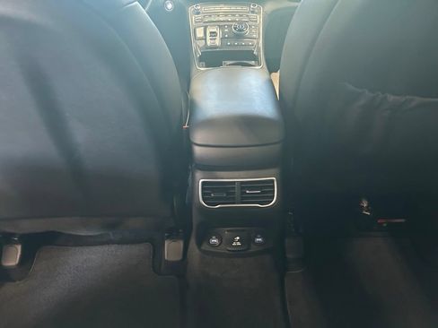 Used 2022 Hyundai Santa Fe Limited AWD/4WD image 26