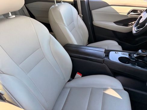 Certified 2024 Nissan Rogue SV w/ SV Premium Package FWD image 11
