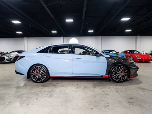 Used 2023 Hyundai Elantra N image 9