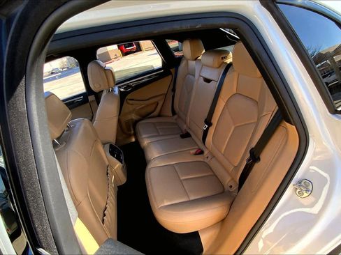 Used 2018 Porsche Macan S image 20