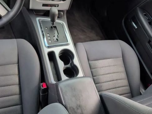 Used 2010 Dodge Challenger SE RWD image 18