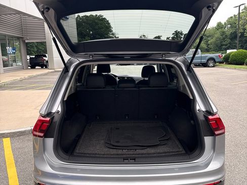 Used 2023 Volkswagen Tiguan SE w/ Panoramic Sunroof Package AWD/4WD image 18