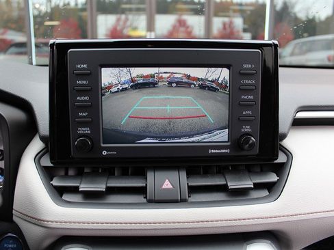 Used 2020 Toyota RAV4 XLE image 11