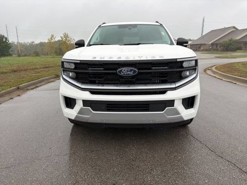New 2025 Ford Expedition Platinum w/ Platinum Ultimate Package AWD/4WD image 3